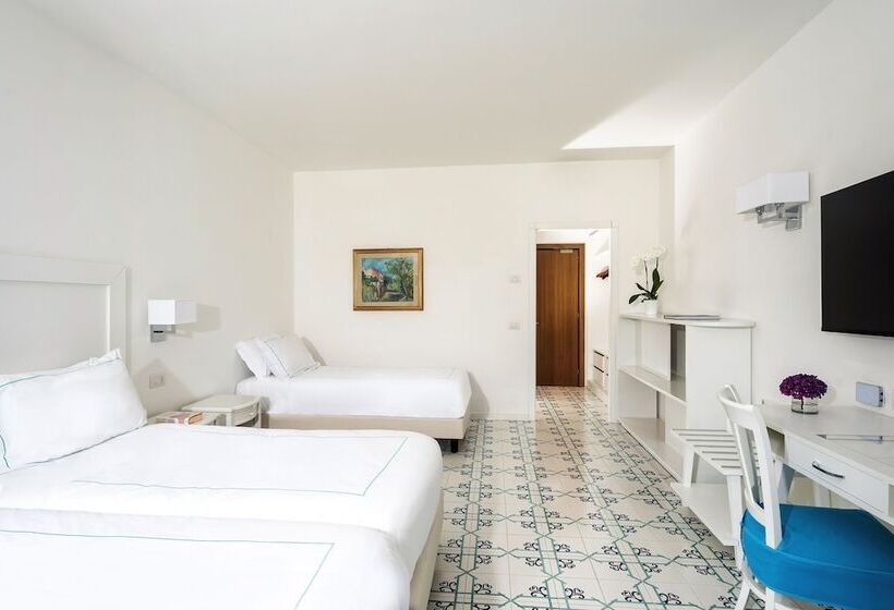 Triple Room Sea View, Grand Hotel Vesuvio