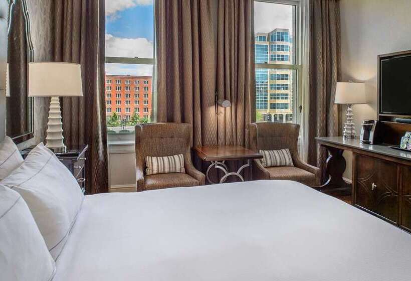 اتاق اجرایی با تخت بزرگ, Hilton Budapest