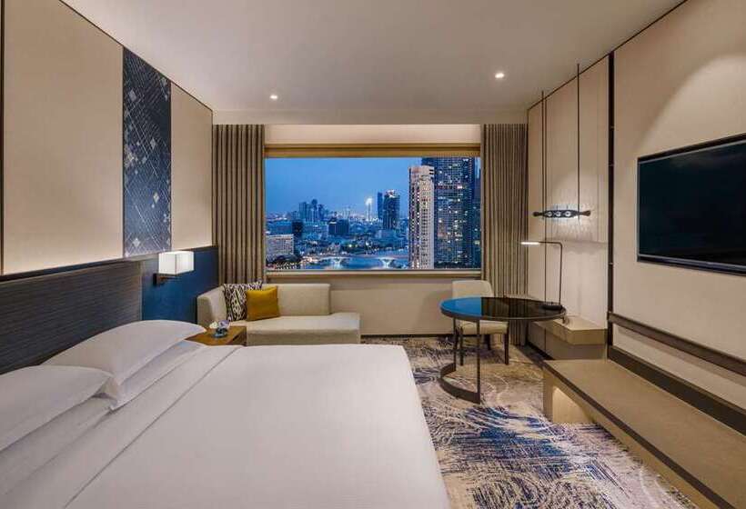 اتاق اجرایی با تخت بزرگ, Hilton Budapest