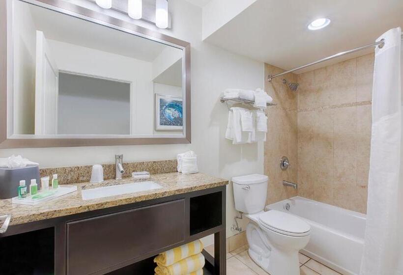 سوییت با چشم‌انداز دریا, Holiday Inn Resort Daytona Beach Oceanfront, An Ihg
