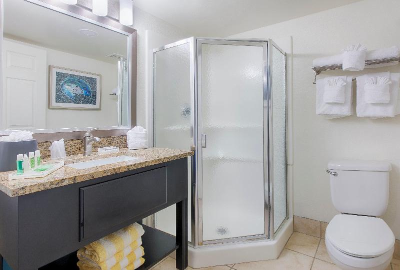 سوئیت با تخت بزرگ, Holiday Inn Resort Daytona Beach Oceanfront, An Ihg