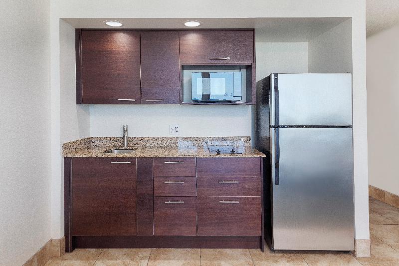 سوئیت با تخت بزرگ, Holiday Inn Resort Daytona Beach Oceanfront, An Ihg