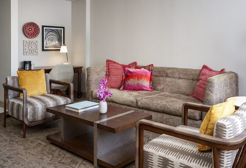 سوییت با چشم‌انداز استخر, Hyatt Regency Coral Gables In Miami