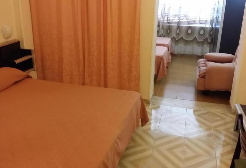 اتاق استاندارد چهار تخته, Parco Dei Principi