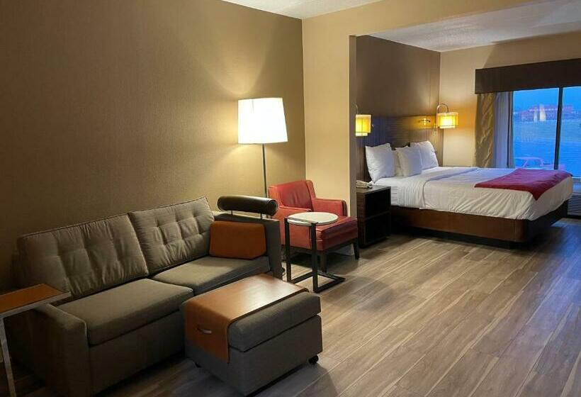 Suite Deluxe Lit King Size, Ramada By Wyndham Harrisburg/hershey Area