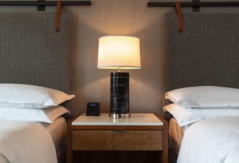 اتاق خانوادگی, Sheraton Grand Chicago Riverwalk