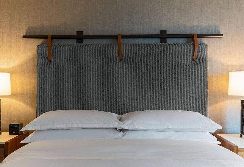 سوییت اجرایی, Sheraton Grand Chicago Riverwalk