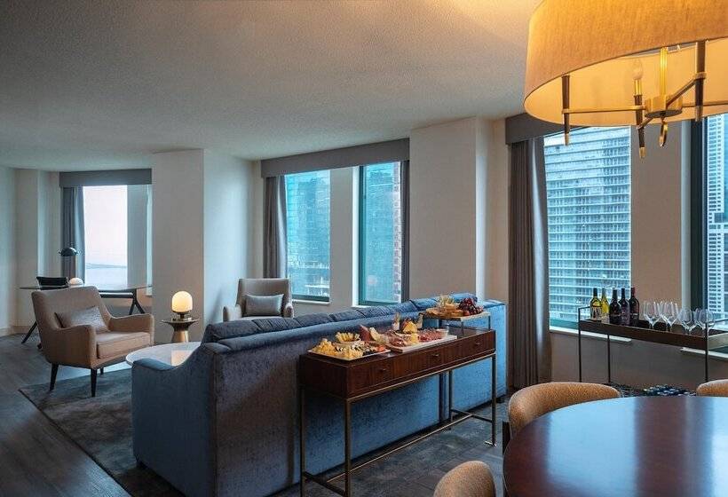 سوییت, Sheraton Grand Chicago Riverwalk