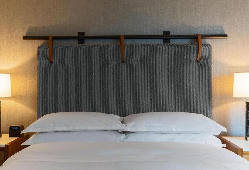 اتاق کلاسیک با تخت دونفره, Sheraton Grand Chicago Riverwalk