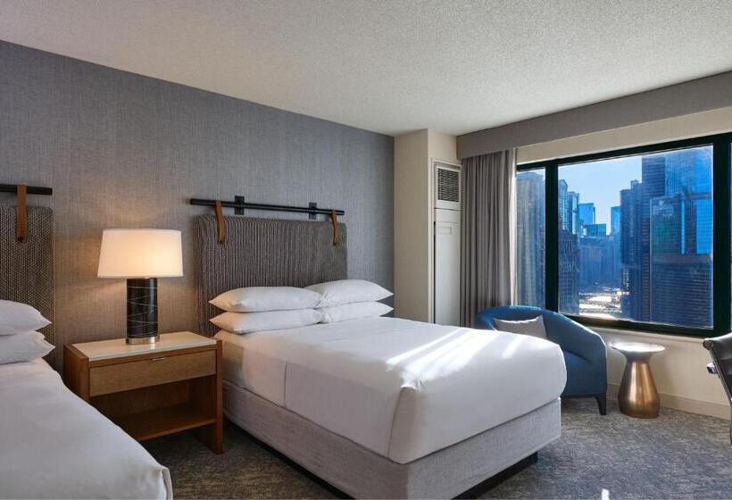 Deluxe room with river view, Sheraton Grand Chicago