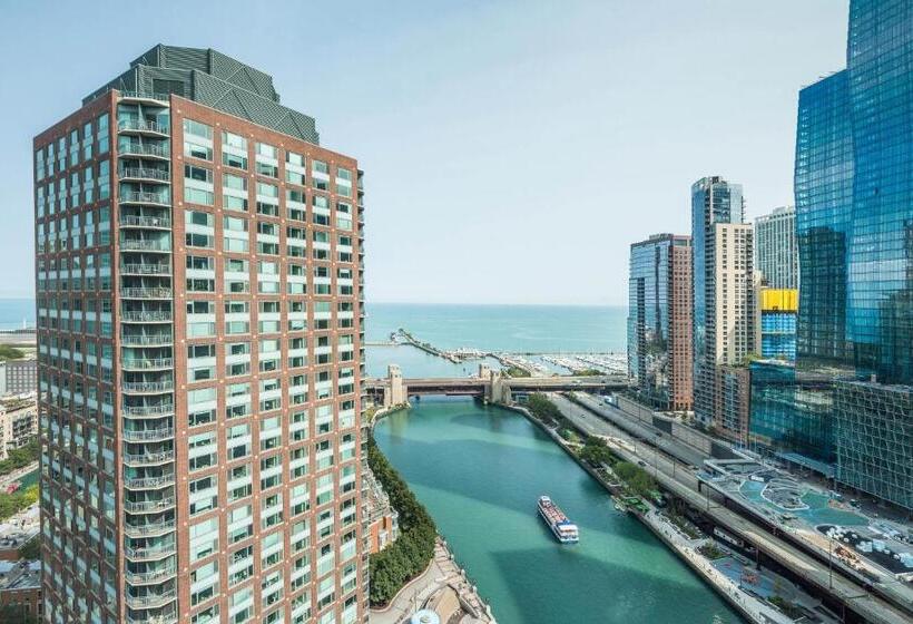 اتاق لوکس با تخت بزرگ, Sheraton Grand Chicago