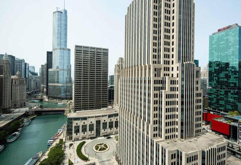 اتاق لوکس با تخت بزرگ, Sheraton Grand Chicago Riverwalk