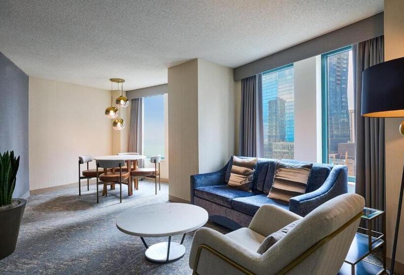 سوییت اجرایی, Sheraton Grand Chicago Riverwalk