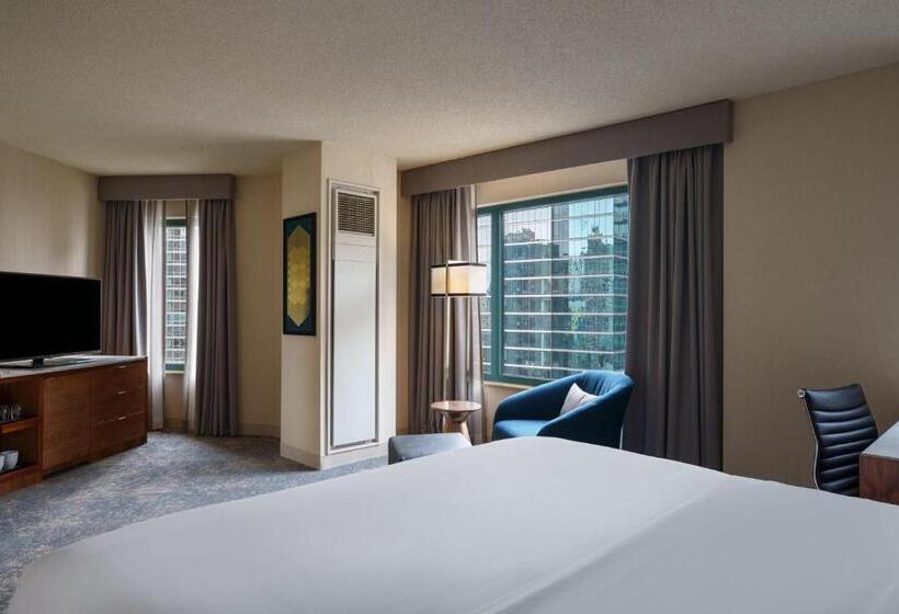 اتاق استاندارد با تخت بزرگ, Sheraton Grand Chicago Riverwalk