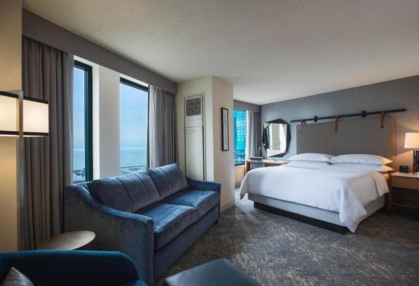 اتاق استاندارد با تخت بزرگ, Sheraton Grand Chicago Riverwalk