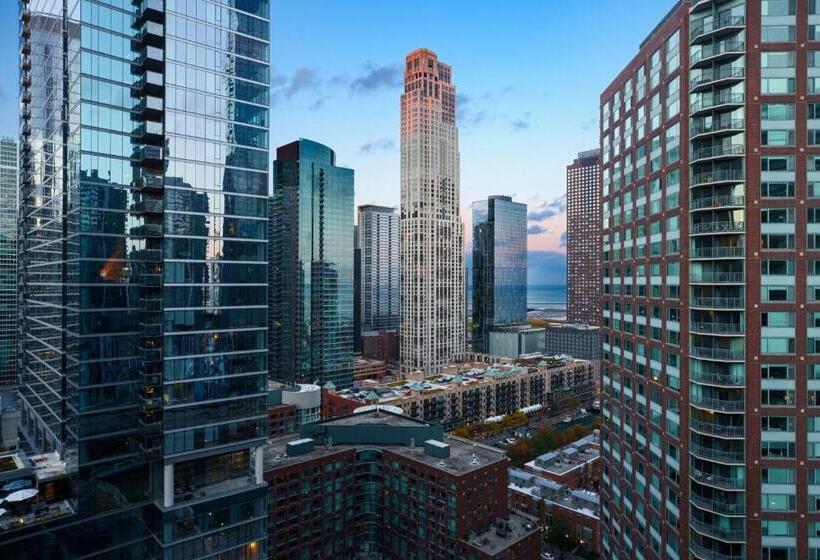 Quarto Estandar Cama King para Deficientes Físicos, Sheraton Grand Chicago