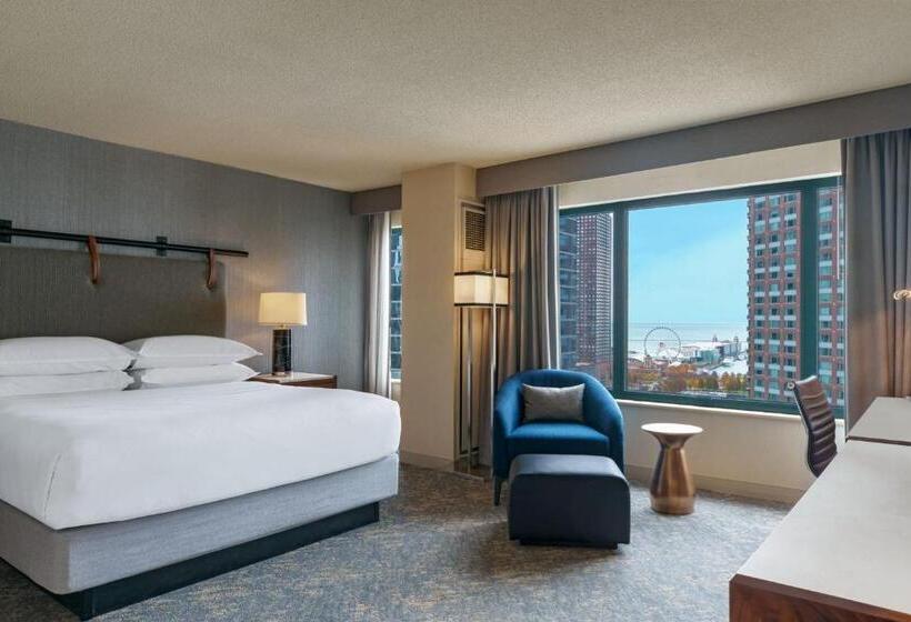 Club Room King Bed, Sheraton Grand Chicago Riverwalk