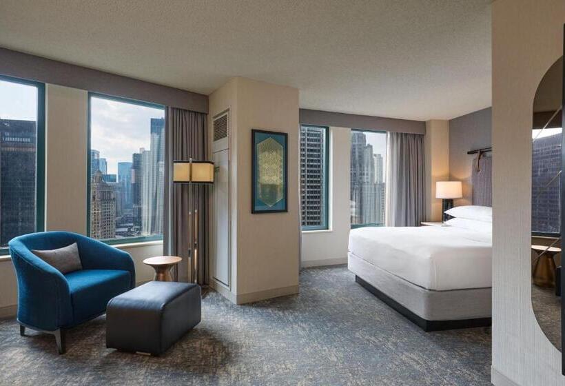 اتاق لوکس با تخت بزرگ, Sheraton Grand Chicago Riverwalk