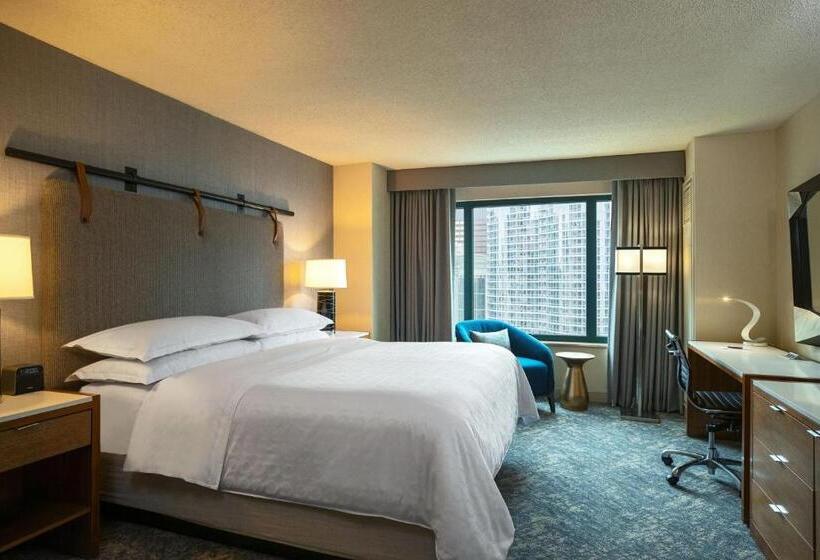 Chambre Standard Lit King Size Adaptée aux Personnes à Mobilité Réduite, Sheraton Grand Chicago