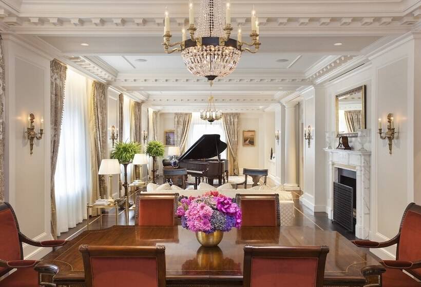 مجموعه ویستا شهر, Intercontinental New York Barclay Hotel, An Ihg