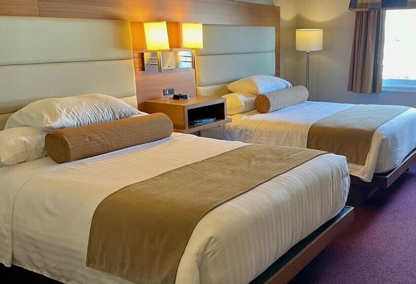 Standard Room 2 Double Beds, Atlantic Host Hotel, Trademark Collection By Wyndham