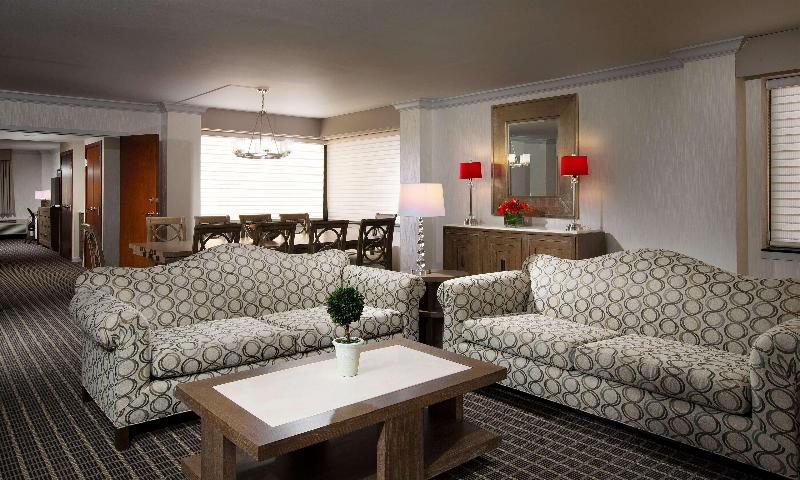 اتاق استاندارد با تخت بزرگ برای معلولان, Best Western Plus Redondo Beach Inn