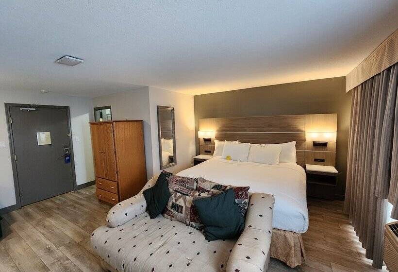 Deluxe Studio, Days Inn & Conference Centre By Wyndham Penticton