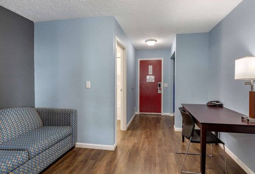 سوییت, Econo Lodge Inn & Suites South