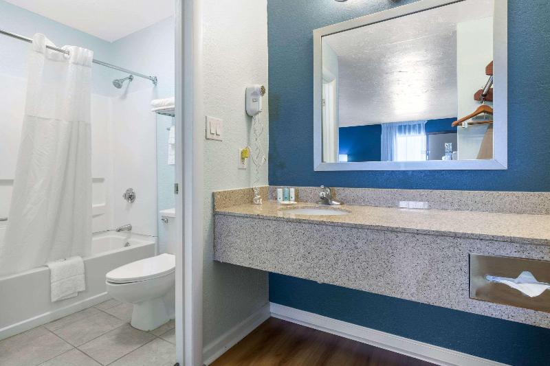 اتاق استاندارد, Quality Inn Carolina Oceanfront