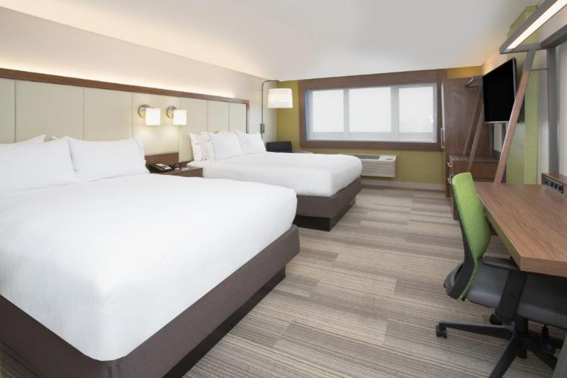 اتاق استاندارد با تخت بزرگ برای معلولان, Quality Inn Carolina Oceanfront