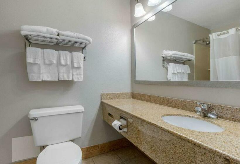 اتاق استاندارد با 2 تخت دوبل, Quality Inn Carolina Oceanfront Kill Devil Hills