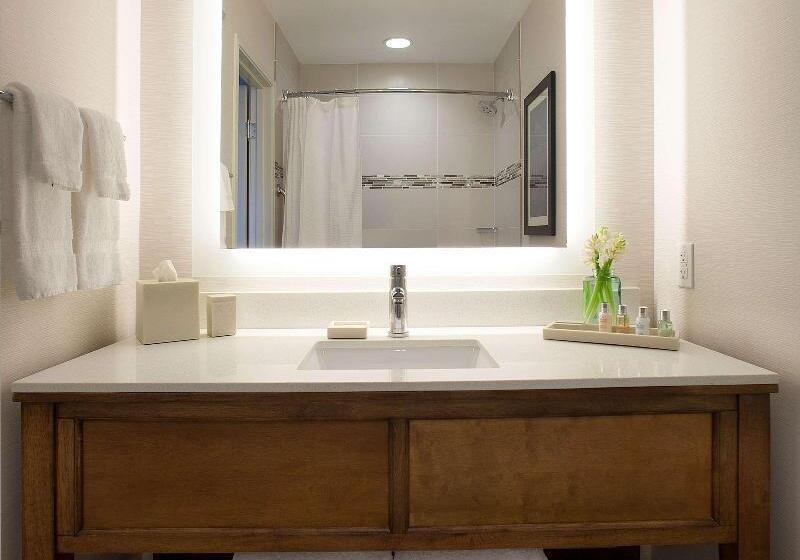 اتاق استاندارد با چشم‌انداز, Redondo Beach Hotel, Tapestry Collection By Hilton