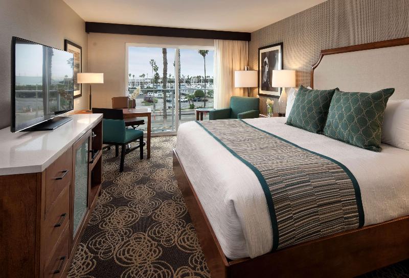 اتاق استاندارد با چشم‌انداز, Redondo Beach Hotel, Tapestry Collection By Hilton