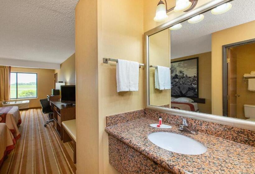 استودیوی استاندارد, Super 8 By Wyndham Salina I70