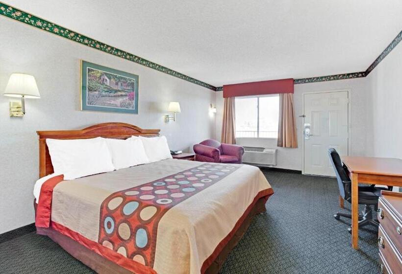 חדר סטנדרט עם מיטת קינג, Super 8 By Wyndham Tucson Downtown Convention Center