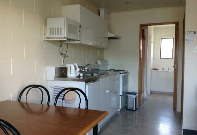 آپارتمان 2 خوابه, Breeze Motels