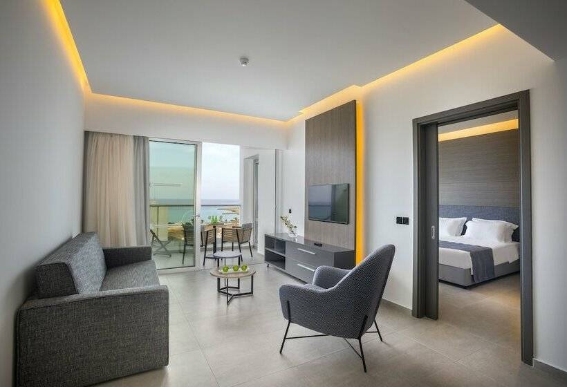 Президентский Люкс, Cavo Maris Beach