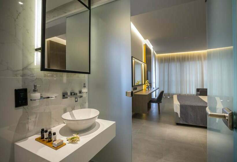 Президентский Люкс, Cavo Maris Beach