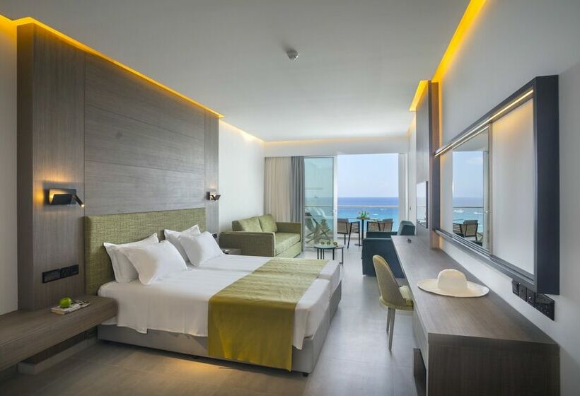 Family Suite, Cavo Maris Beach