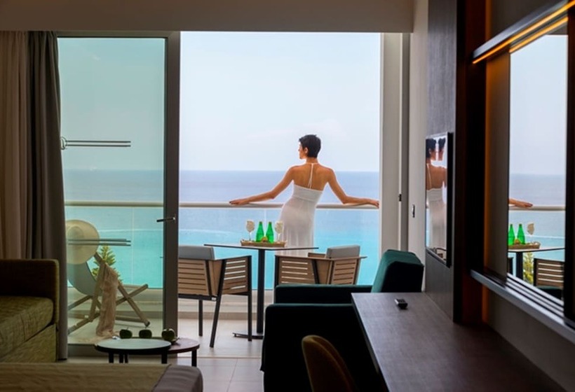 Suite Familiar, Cavo Maris Beach