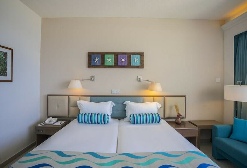 Standard Triple Room, Cavo Maris Beach