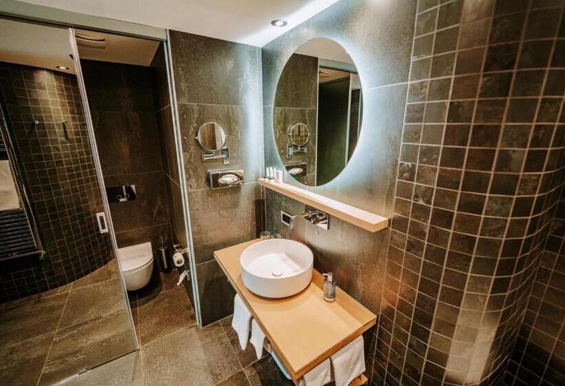 اتاق سوپریور, Eden Wellness