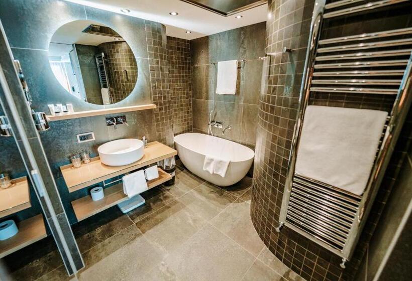 اتاق سوپریور, Eden Wellness