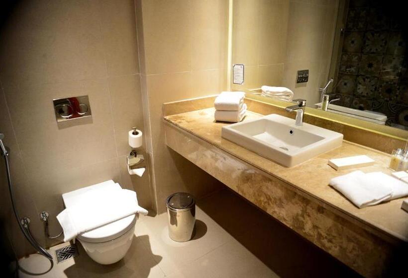 اتاق یک تخته با چشمانداز استخر, Marina Sharm