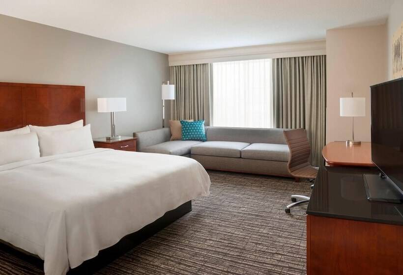 Standard Room Double Bed, Marriott Downtown At Cf Toronto Eaton Centre