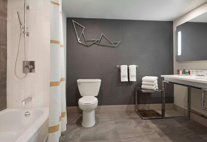 اتاق استاندارد با 2 تخت دوبل, Toronto Marriott City Centre