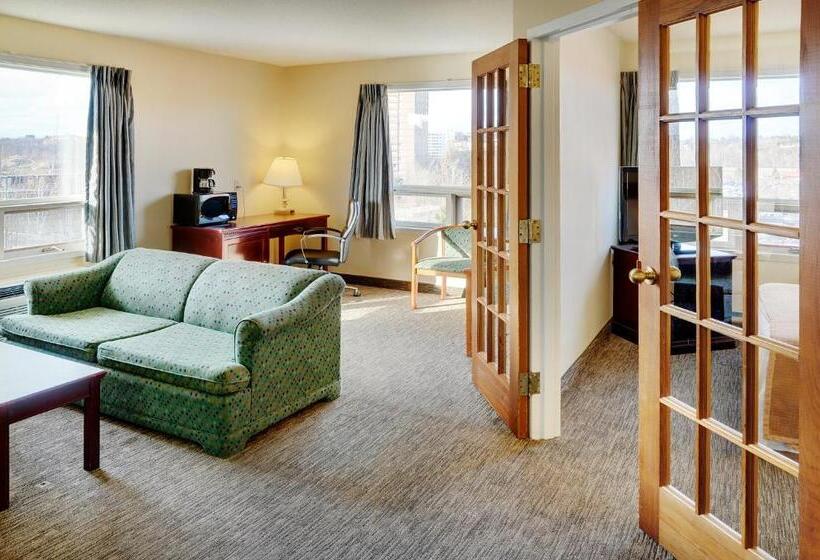 سوییت, Travelodge Hotel By Wyndham Sudbury