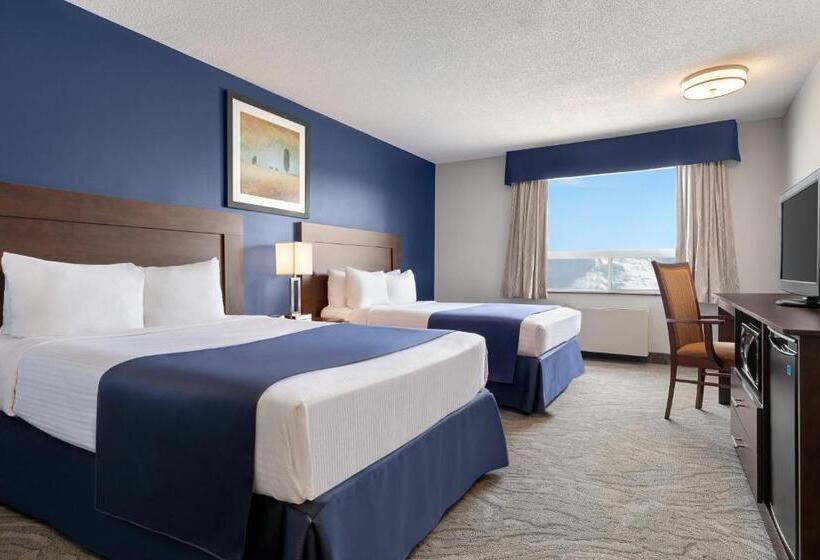 Deluxe Room, Travelodge By Wyndham Timmins