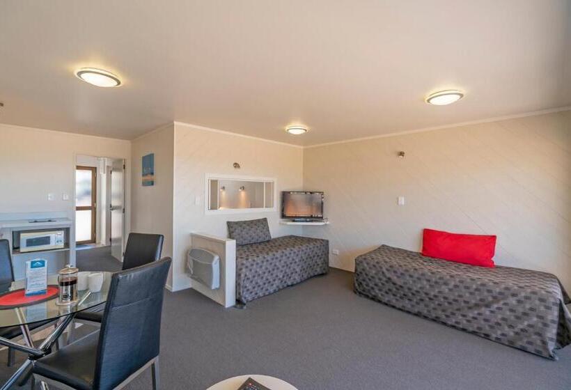 Deluxe Suite Sea View, The Oceanside Motel