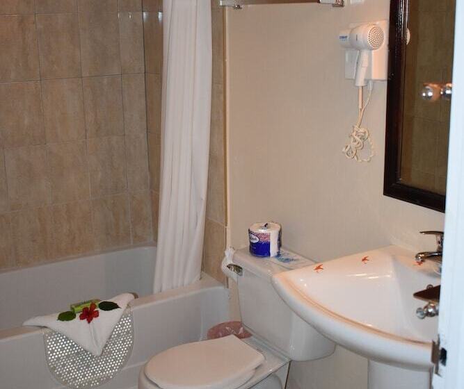سوئیت جونیور با چشم‌انداز, Franklyn D Resort & Spa All Inclusive
